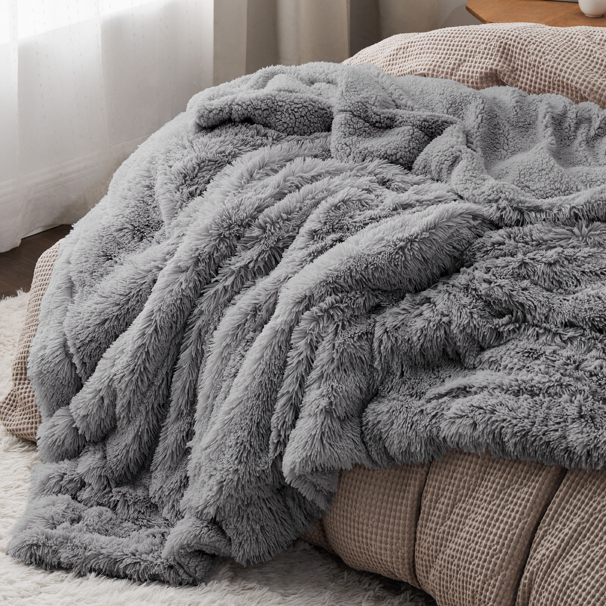 Grey Faux Fur Throw Blanket, Large Black Throw Blanket For Couch And For  Bed, Super Soft Long Hair Shaggy Blanket, Thick, Elegant, Cozy And Fluffy  Mi