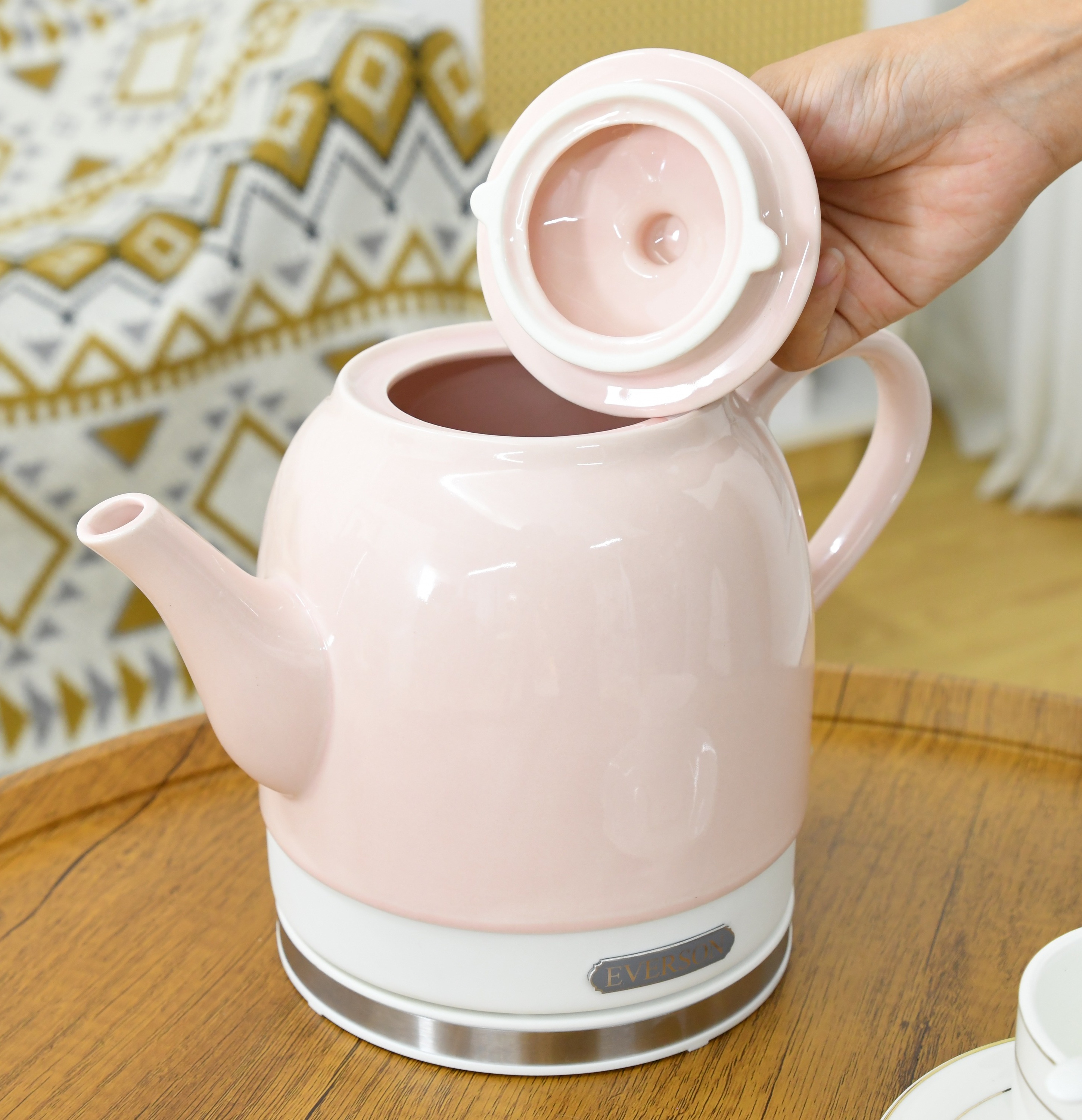 Everson 1.5L Electric Kettle. 100% Ceramic Pink Electric Tea Kettle